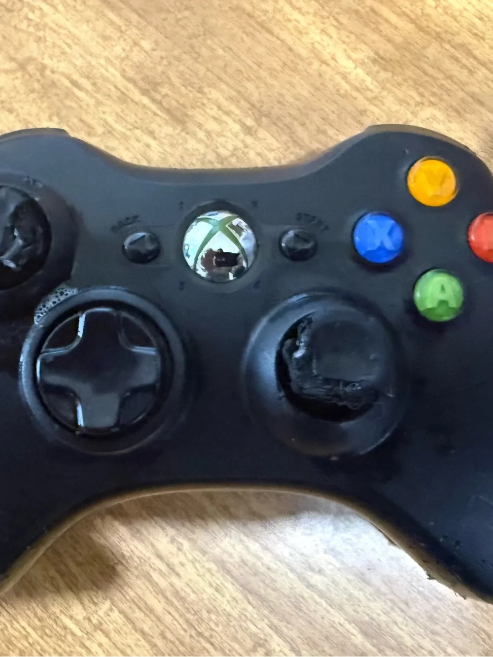 Xbox 360 wireless controllers set of 4 *FOR PARTS ONLY* *1 is still in GUC*